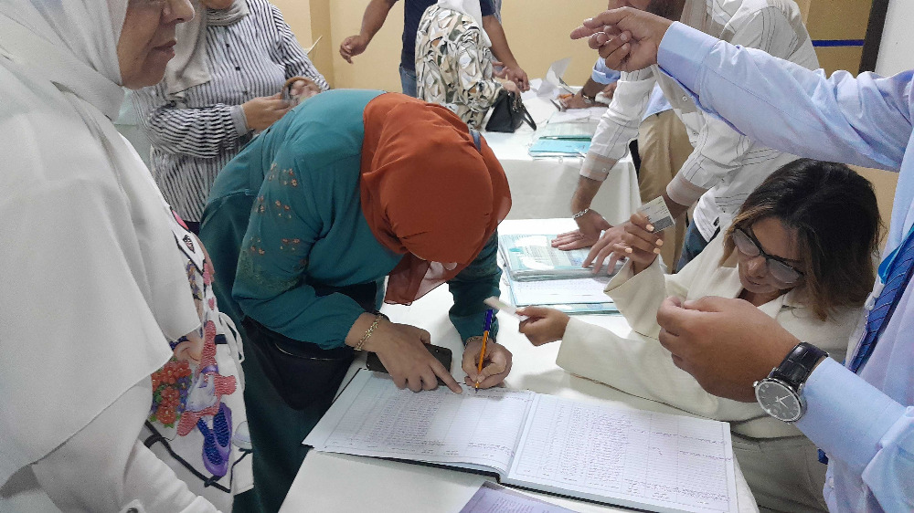 تسليم الدفعة الأولى من سندات تمليك بيوت التعمير في صيدا والمية ومية لأصحابها باجتماع موسع في بلدية المدينة