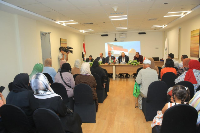 السفير اللوح ينقل تحيات الرئيس عباس للمرضى الفلسطينيين المتواجدين في مستشفيات محافظة الأقصر