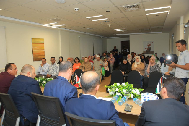 السفير اللوح ينقل تحيات الرئيس عباس للمرضى الفلسطينيين المتواجدين في مستشفيات محافظة الأقصر