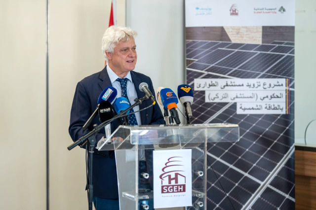 وزير الصحة افتتح مشروع تزويد المستشفى التركي في صيدا بالطاقة الشمسية: بتوفّر الإرادة تتوافر الموارد