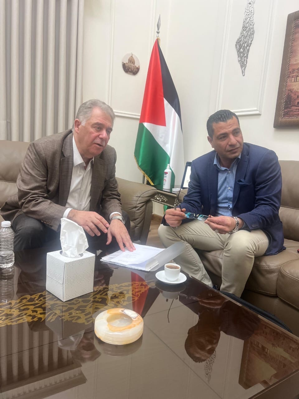 السفير دبور يستقبل رئيس الجالية الفلسطينية في بريمن سامر أصلان