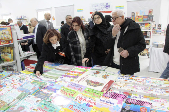 بهية الحريري ترعى افتتاح "معرض الكتاب المدرسي الأول - نحو جيل قارىء ومبدع" في "ثانوية الحاج بهاء الدين الحريري"