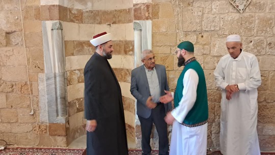 أسامة سعد يؤدي صلاة عيد الفطر ويزور أضرحة الشهداء في صيدا