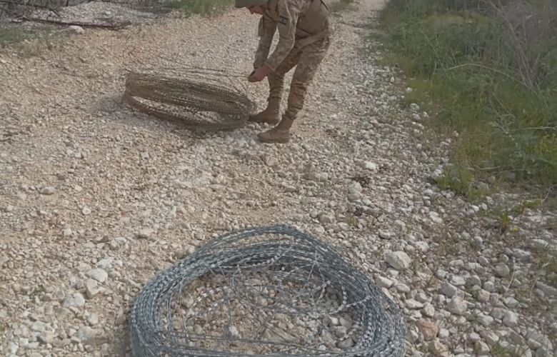 بالصور - الجيش يُزيل عوائق هندسية إسرائيلية في الجنوب.. ويفكك عبوات تفخيخ