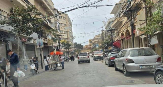 اقفال المحال التجارية التزاما بالاضراب