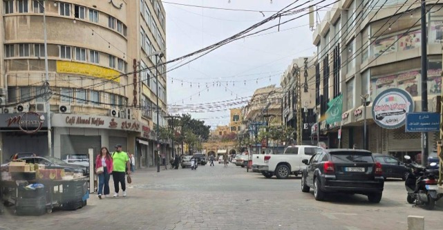 اقفال المحال التجارية التزاما بالاضراب