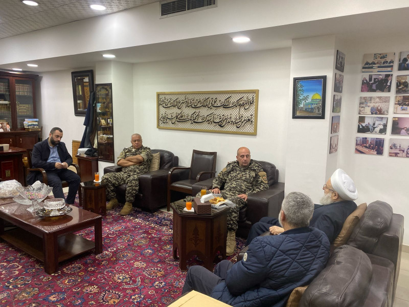 الشيخ حمود يستقبل المدير الجديد لأمن الدولة في الجنوب العميد وسيم النقيب