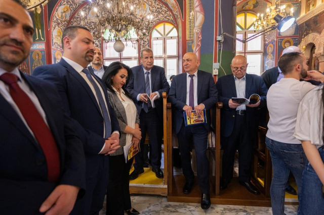 د. خوري: المسيحيون هم أبناء هذه الأرض الأصليين ويجب أن يثبتوا فيها