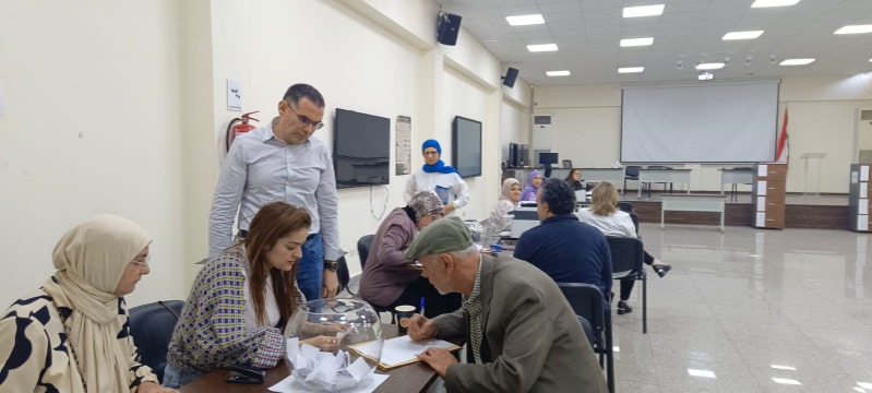 محافظ الجنوب يتفقد اليوم الأول لاستقبال طلبات الترشيح للانتخابات البلدية في سرايا صيدا
