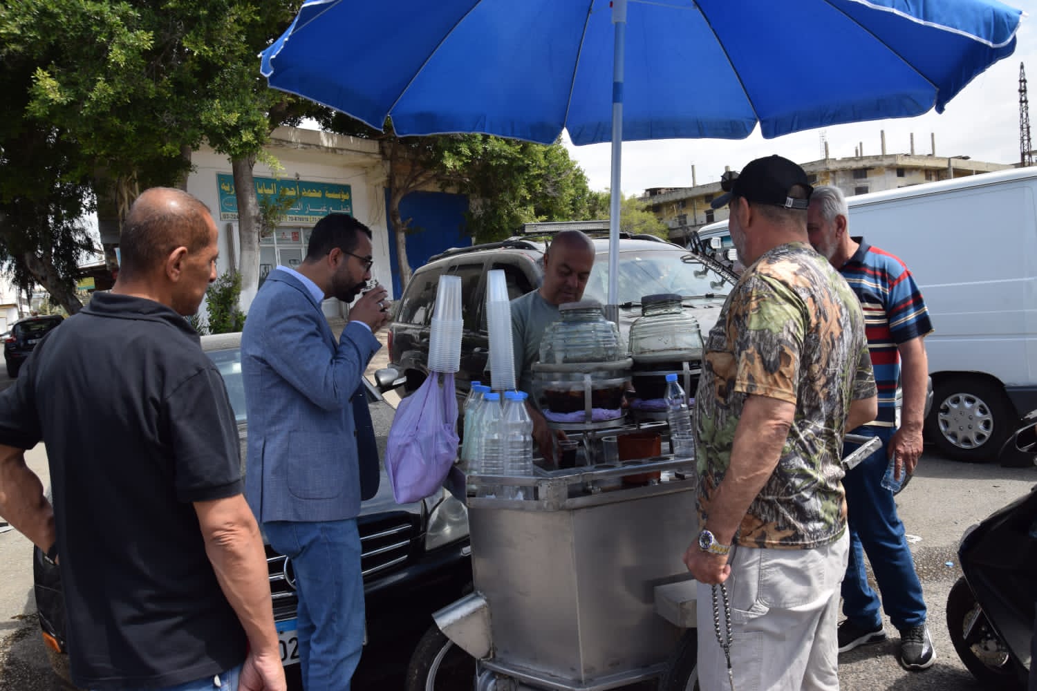 المرشح لبلدية صيدا كاتب العدل محيي الدين طرحة يجول في المدينة الصناعية القديمة ومنطقة الفوار