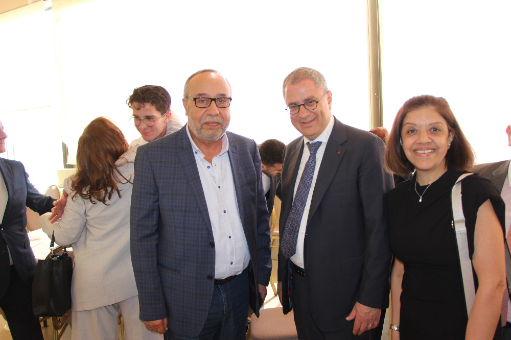 بهية الحريري تكرم البرفسور غسان أبو علفا لمناسبة منحه الدكتوراه الفخرية بعلم الأمراض السرطانية