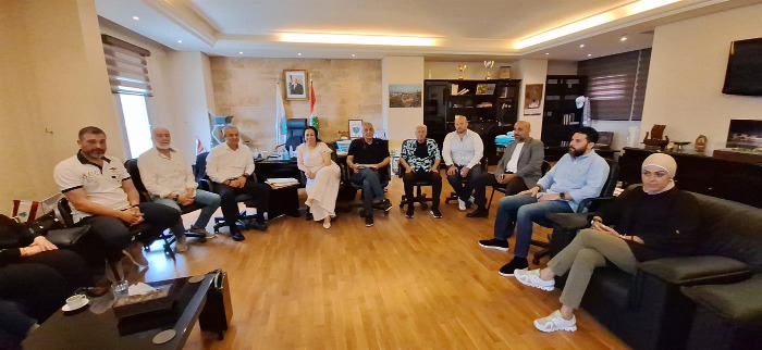 جلسة تسليم وتسلم لرئاسة بلدية صيدا بين د. بديع وحجازي