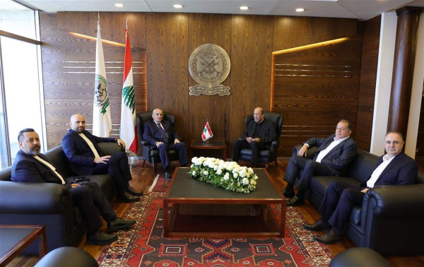 وزير الدفاع يبحث مع قائد الجيش ورئيس الأركان الأوضاع الأمنية في لبنان والمنطقة