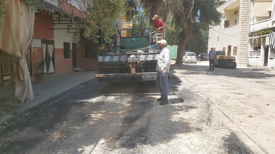 عامر معطي يطلق مبادرة لتزفيت حفر الشوارع في صيدا بالتعاون مع البلدية