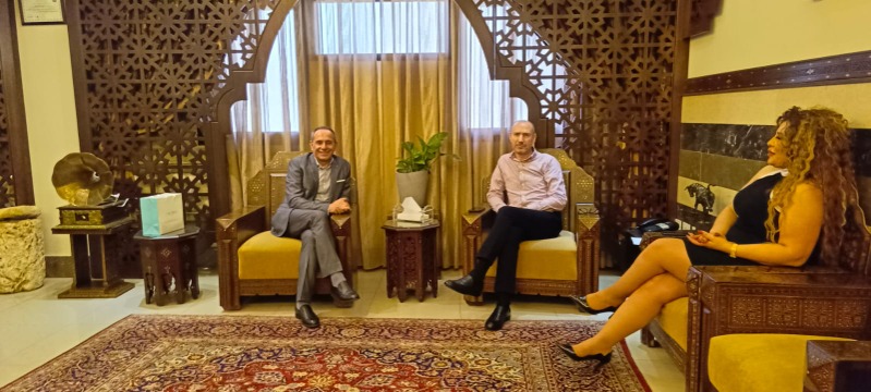 مدير تعاونية الموظفين يزور محافظ الجنوب ويتفقد الفرع: رغم الصعوبات، نقدم خدماتنا باللحم الحي