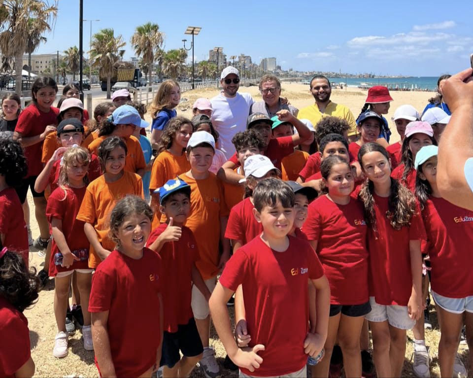 بلدية صيدا تنوه بحملة تنظيف الشاطىء بمبادرة مشتركة بين "Eduzone Summer Camp" و"صيدا بدها ونحنا قدها"