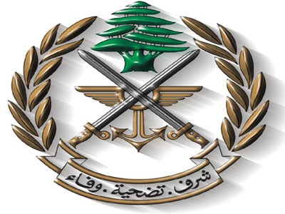 جبل محسن.. توقيف مطلوب بحوزته 5 قنابل ومسدس وذخائر حربية