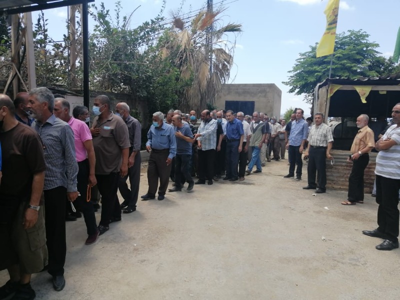 آل عقلة وأهالي لوبية وأبناء مخيم برج الشمالي بمدينة صور يشيعون المناضل والمربي الفلسطيني محمود عوض عقلة