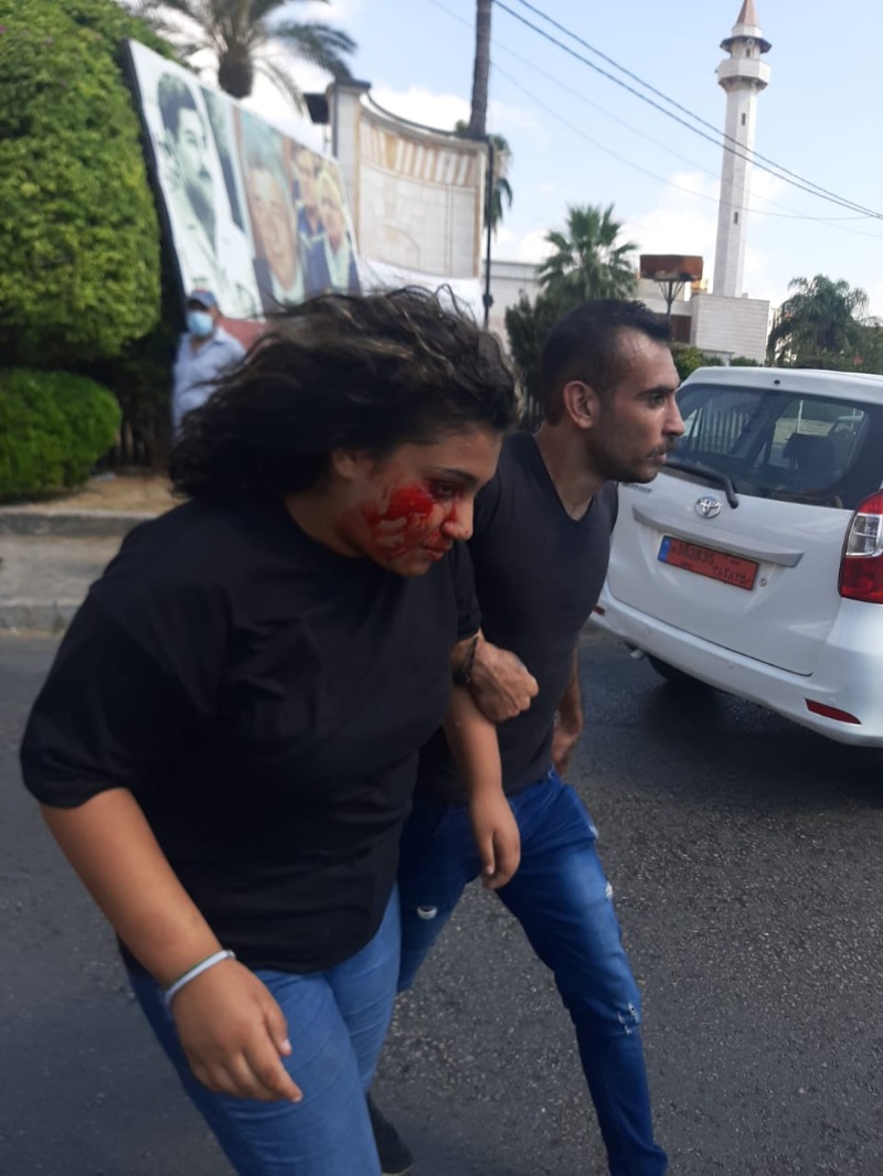 ٦ جرحى و ٢ معتقلين حتى الان في ساحة الشهداء صيدا