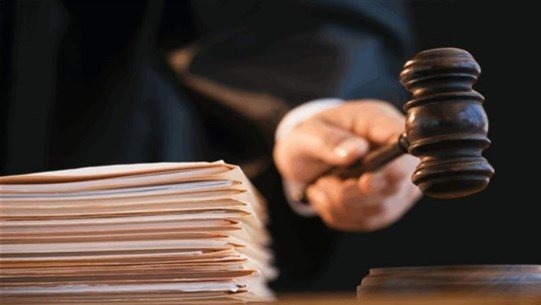 مذكّرة توقيف بحقّ النائب خليل