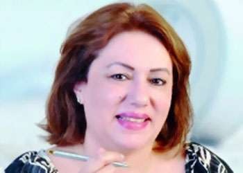 د. غدير الشيخ محمد توقع كتابها "معجم أعلام النساء الفلسطينيات" في عمان
