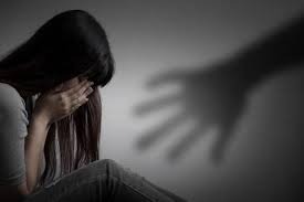 توقيف رجل دين بتهمة اغتصاب فتاة قاصر في مدرسة لتعليم القرآن في منطقة لبنانية....