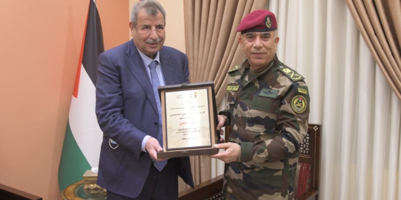 خوري يثمن دور الحرس الرئاسي خلال الاحتفالات الميلادية