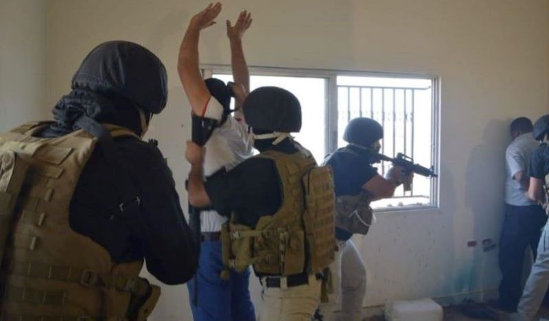 مداهمة مجمع سياحي في حالات.. إليكم التفاصيل ...