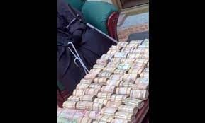 بالفيديو: متسولة تحمل مبلغاً ضخماً في السعودية!