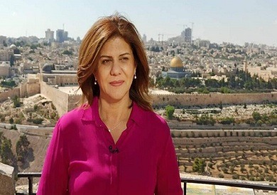 عائلة شيرين أبو عاقلة تزور المكان الذي اغتيلت فيه الراحلة داخل مخيم جنين