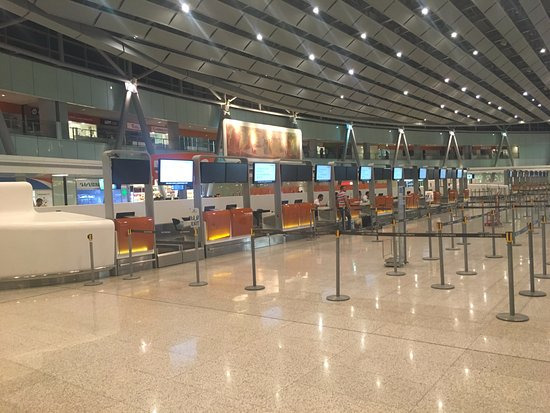 بلاغ بتفخيخ مطار يريفان تزامنًا مع وصول لافروف
