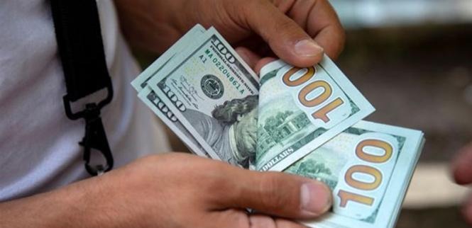 دولار السوق السوداء.. كم بلغ صباحا؟