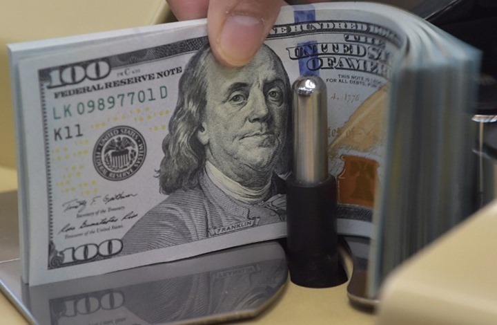 كيف افتتح سعر صرف دولار السوق السوداء صباحاً؟