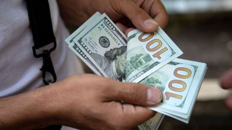دولار السوق السوداء.. كم بلغ عصرا؟