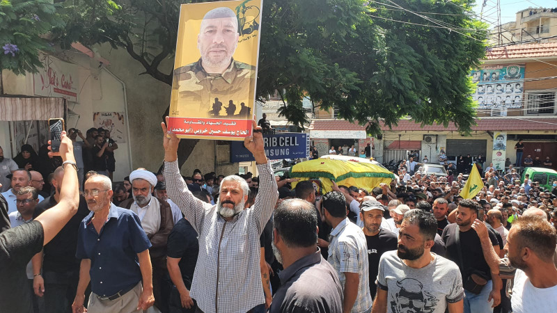 بالصور.. تشييع فقيد الجهاد والمقاومة الحاج يوسف خروبي في بلدته الصرفند
