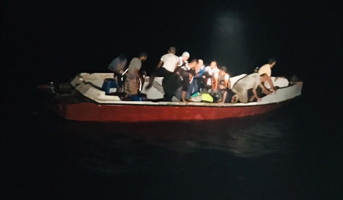 الجيش: توقيف لبناني و16 سوريا أثناء محاولتهم المغادرة عبر البحر بطريقة غير شرعية
