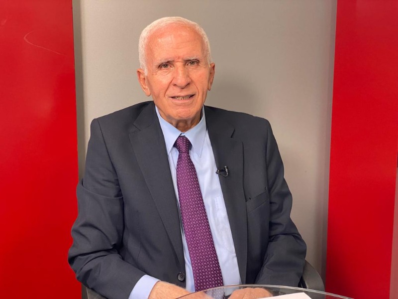 عزام الأحمد: تجاوزنا الأزمة مع الاتحاد الأوروبي والأموال تحول للسلطة بانتظام