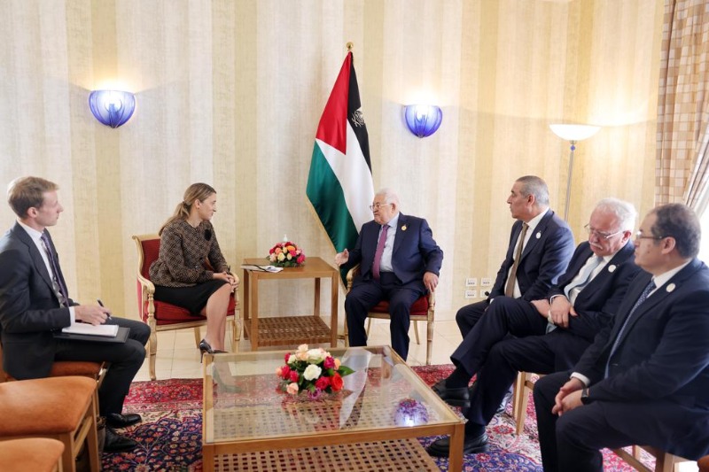 الرئيس عباس يستقبل الموفدة الأميركية للقمة العربية