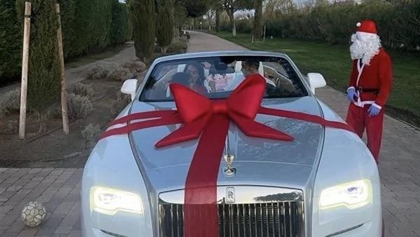 هدية بسعر خيالي من جورجينا إلى رونالدو بمناسبة الميلاد!