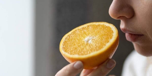 لماذا لا يستعيد بعض الأشخاص حاسة الشم بعد "كوفيد"؟