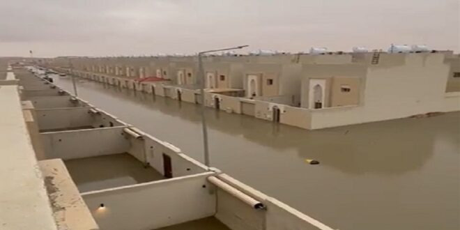 بالفيديو: الأمطار تغرق حيًّا سكنيًّا في السعودية