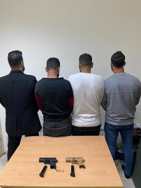 عصابة مسلحّة أقدم أفرادها على ترويع السكّان والاعتداء عليهم في عرمون