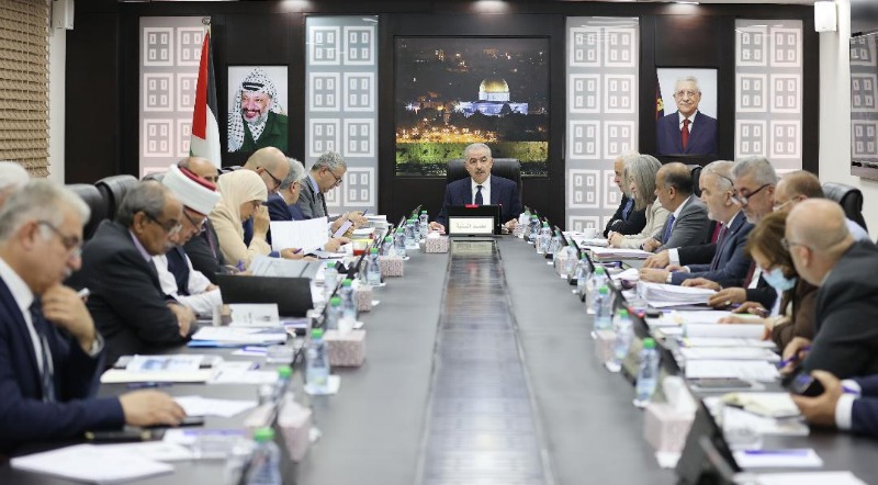 رئيس الوزراء اشتية: ملتزمون بما تم التوقيع عليه مع جميع النقابات حال توفر الإمكانيات المالية