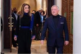 بالصور: الملكة رانيا العبدالله تتالق في إفطار العائلة الملكية الأول وظهور لافت لأخت الملك عبد الله