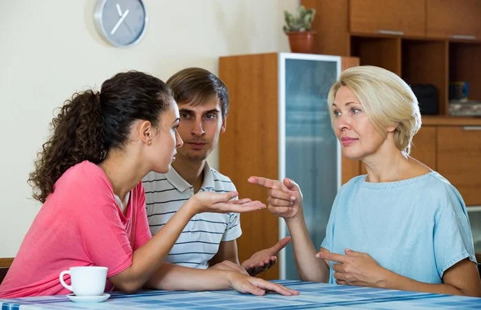 5 أشياء تسبب المشاكل مع حماتك.. احذريها
