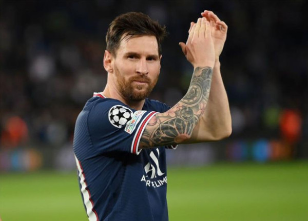 ميسي يوافق على عرض الهلال السعودي