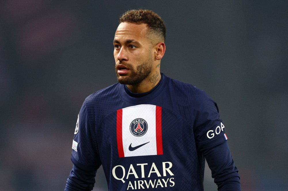 عقب فشل صفقة ميسي.. الهلال يفاوض نيمار ويعرض راتباً خرافياً