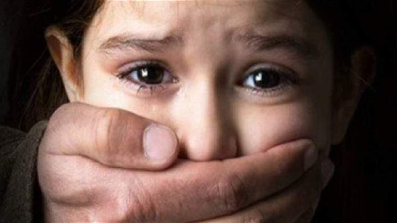 جريمة أول ايام العيد.. رجل يقتل طفلا خنقا!