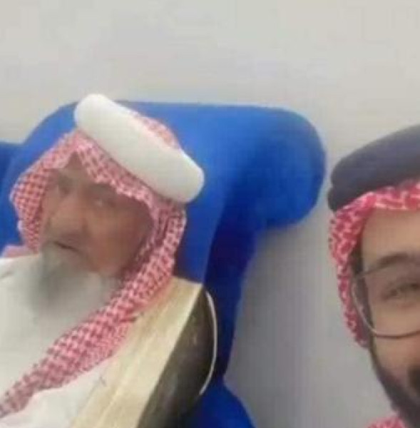 بالصور.. مسن يتزوج بعمر الـ 90 ويتصدر الترند!
