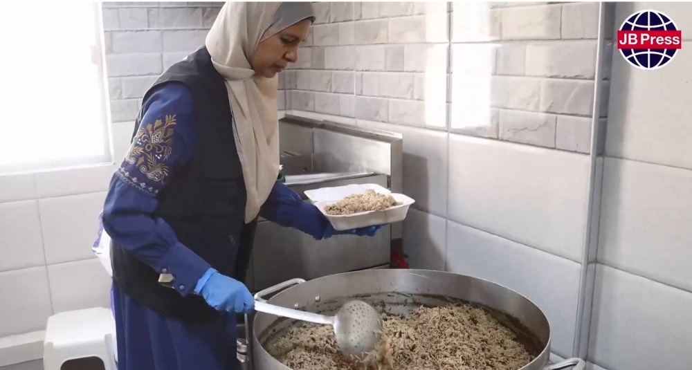 أماني إدريس.. مطبخ خيري في صيدا لمساعدة المحتاجين